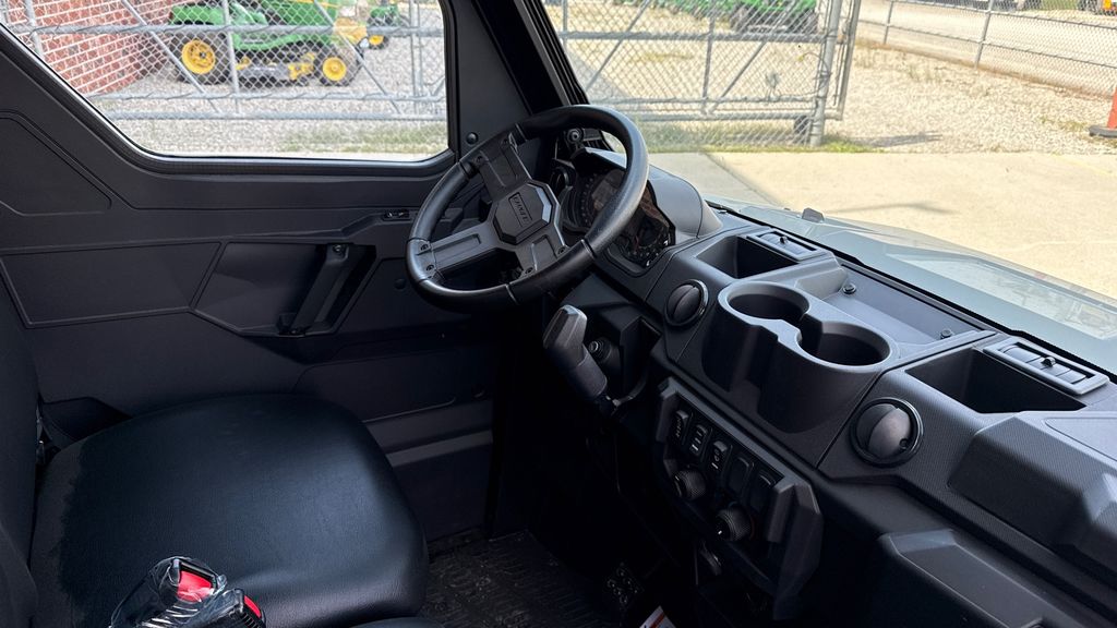 2027 Polaris RANGER XP 1000 CAB Side x Side