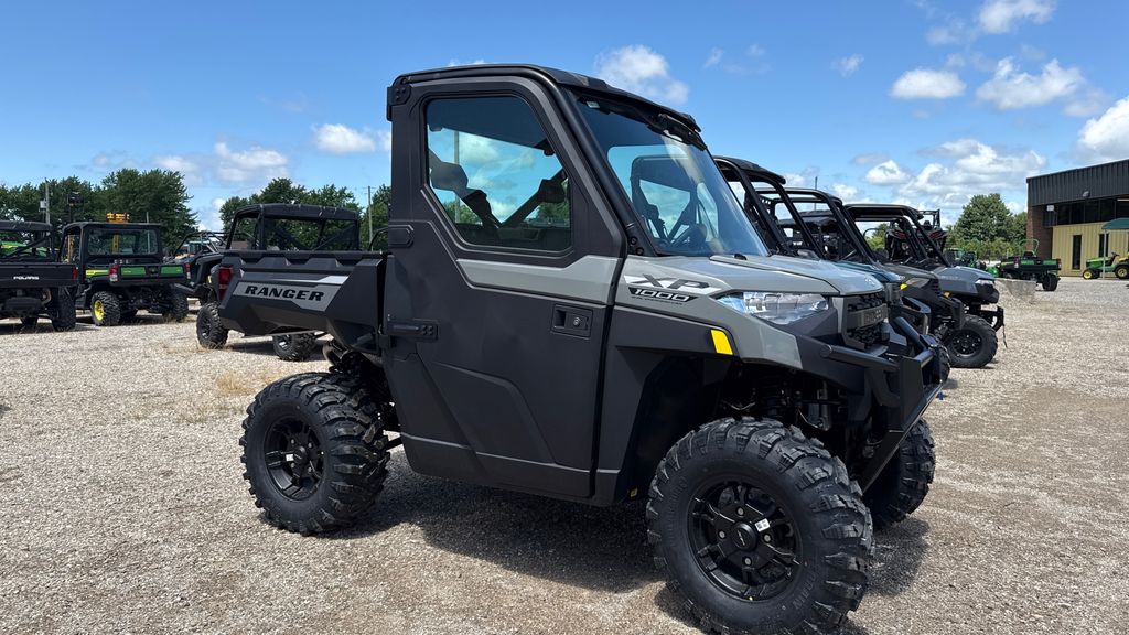 2027 Polaris RANGER XP 1000 CAB Side x Side